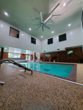 Whitefish Lake Home with Heated Indoor Pool